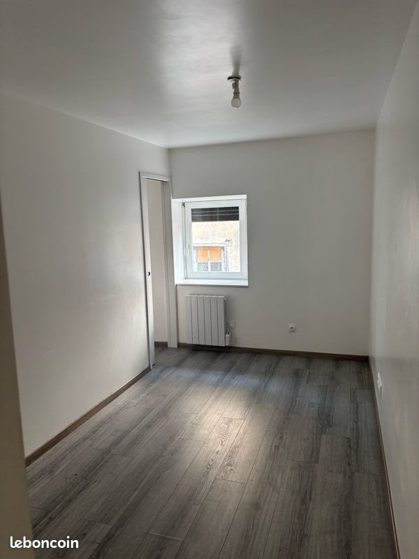 Appartement à louer, 40m², Thizy