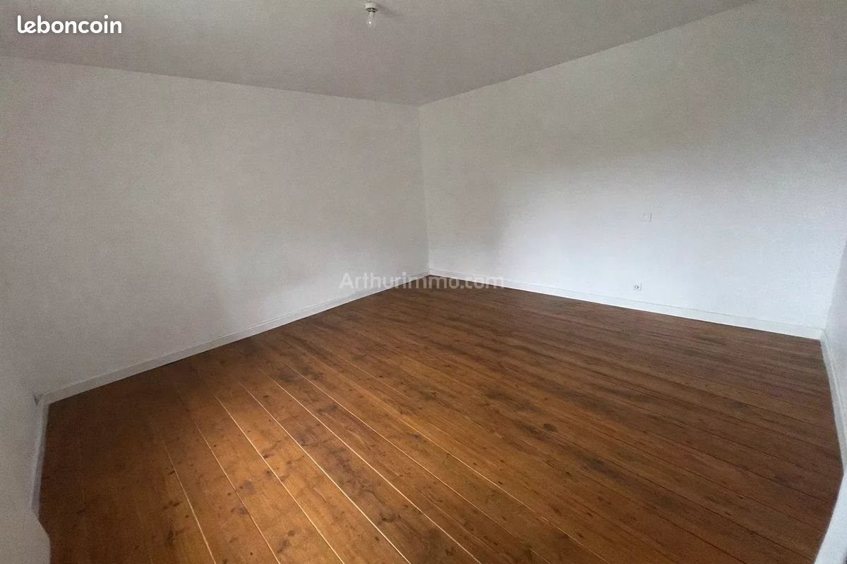 Maison à louer, 97m², Squiffiec