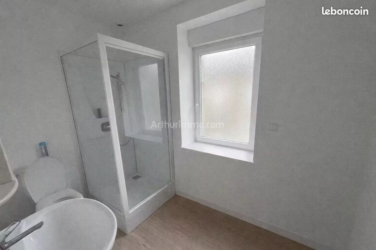 Maison à louer, 97m², Squiffiec