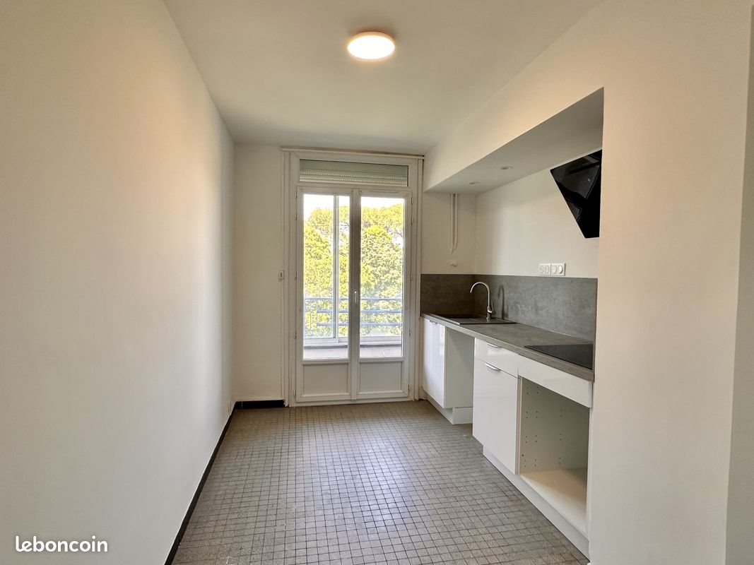 Appartement à louer, 72m², Pont-Saint-Esprit