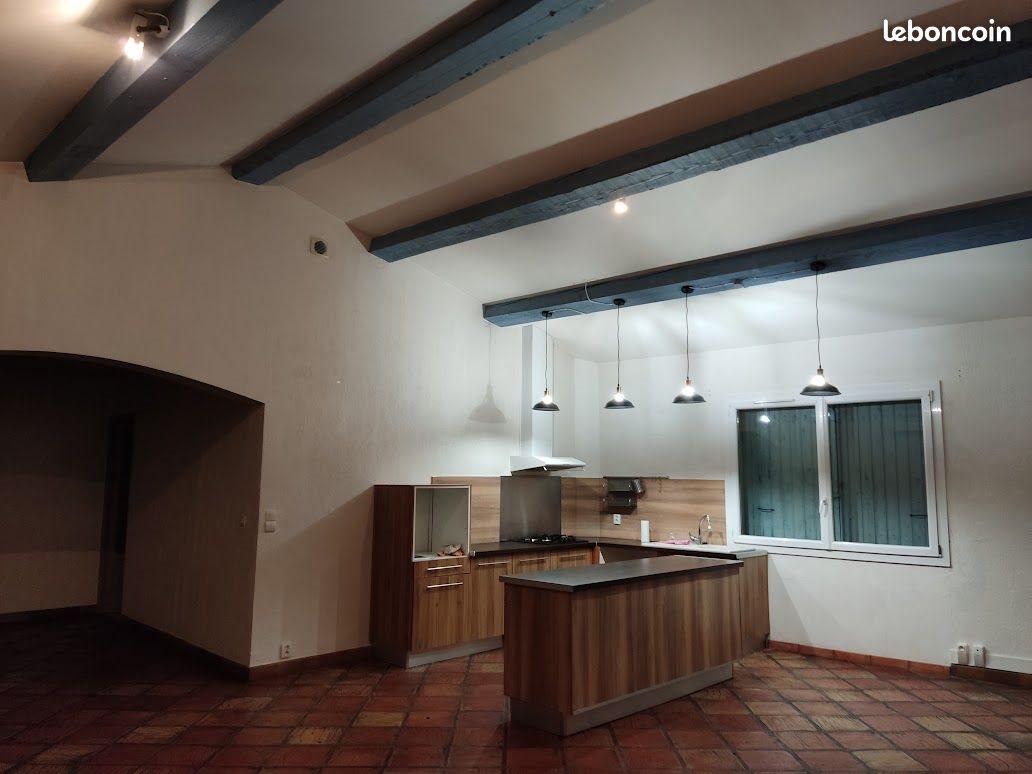 Appartement à louer, 128m², Aureille