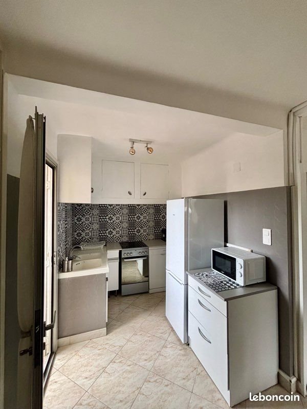 Appartement à louer, 54m², Marseille 8ème