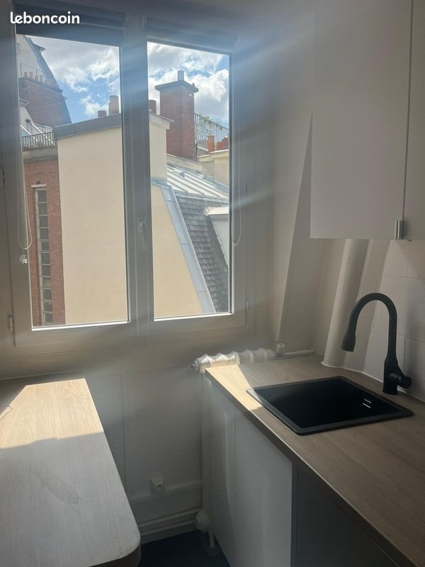 Appartement à louer, 13m², Paris 18ème