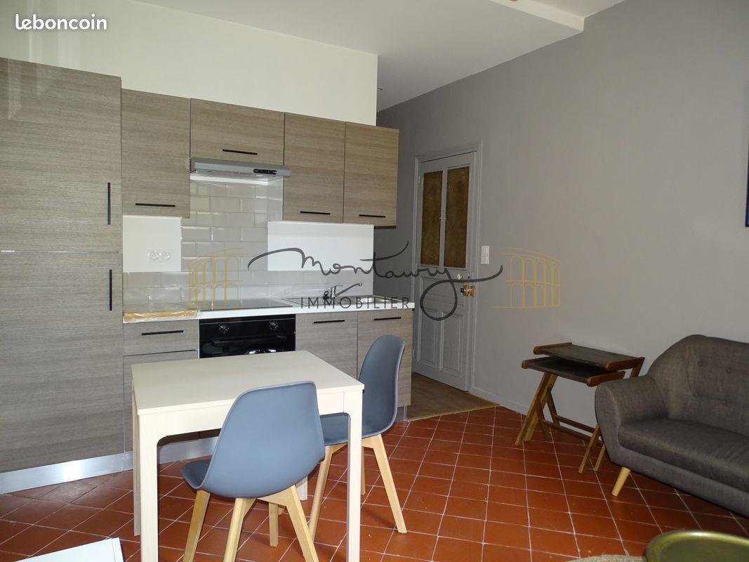 Appartement à louer, 32m², Nîmes