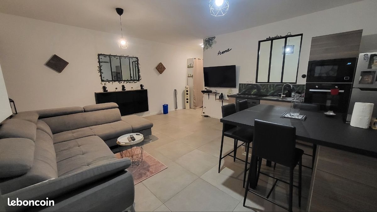 Appartement à louer, 62m², Pont-de-Chéruy