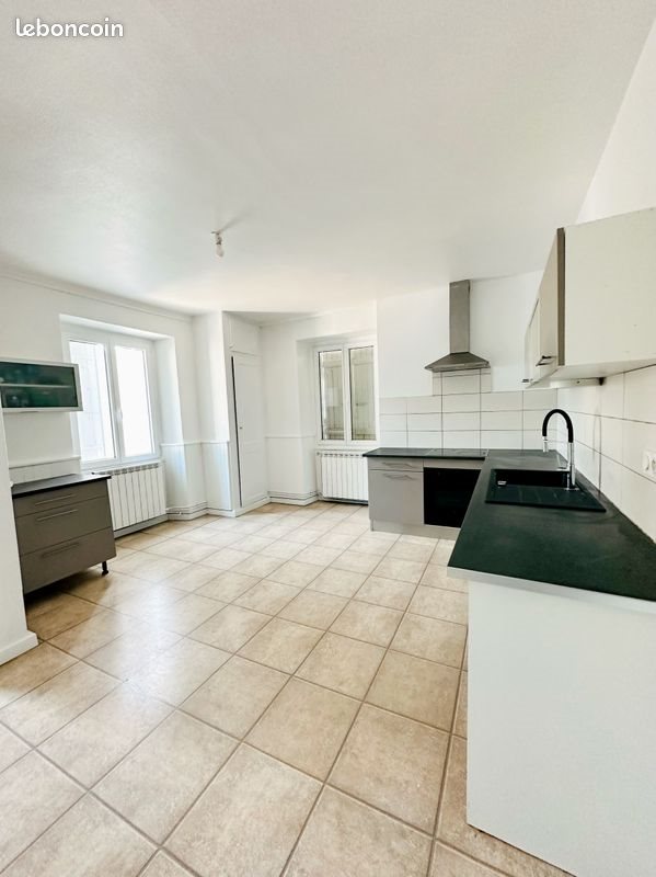 Maison à louer, 82m², Juvigny