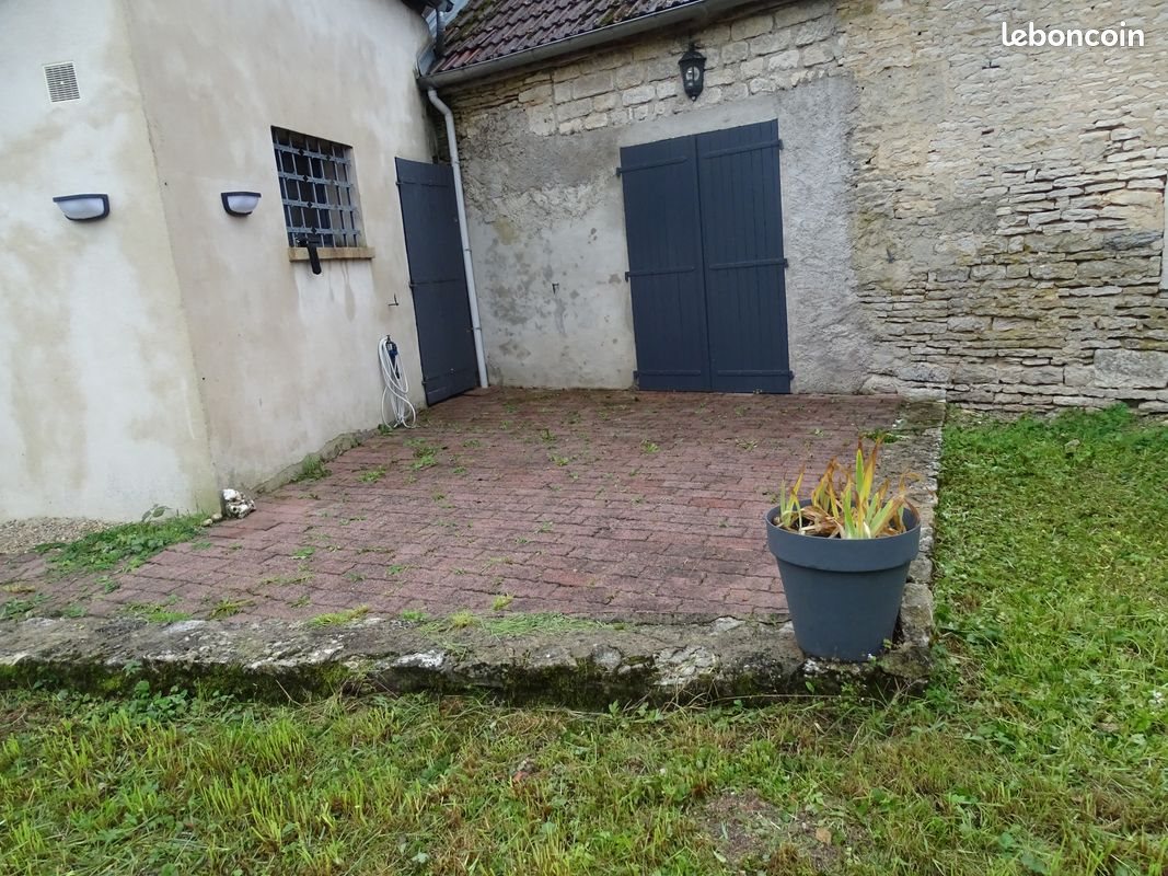 Maison à louer, 104m², Saint-Loup-sur-Aujon