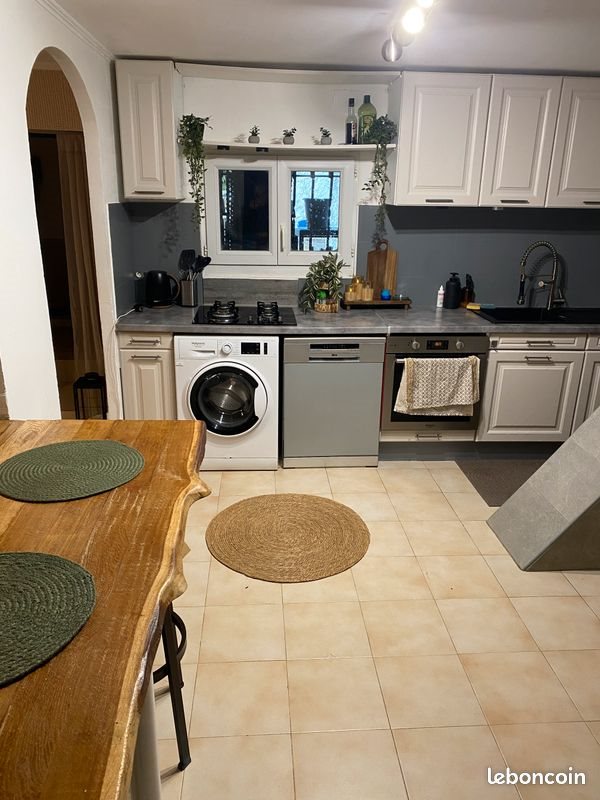 Appartement à louer, 65m², Alata