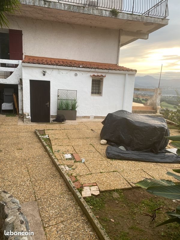 Appartement à louer, 65m², Alata