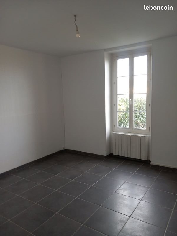 Maison à louer, 95m², Luthenay-Uxeloup