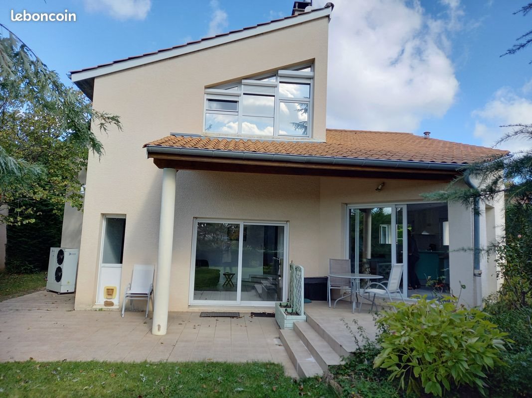 Maison à louer, 157m², Charnay-lès-Mâcon