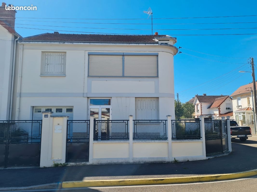 Maison à louer, 115m², Saint-Julien-les-Villas