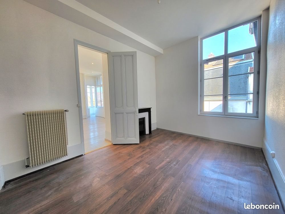 Appartement à louer, 62m², Gray