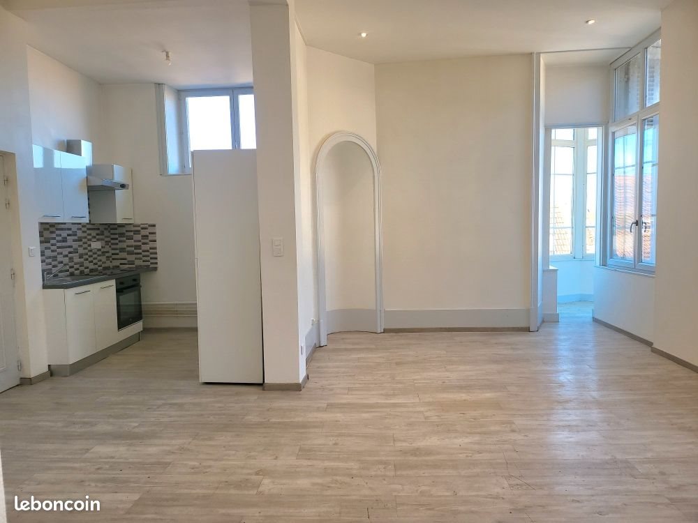 Appartement à louer, 62m², Gray