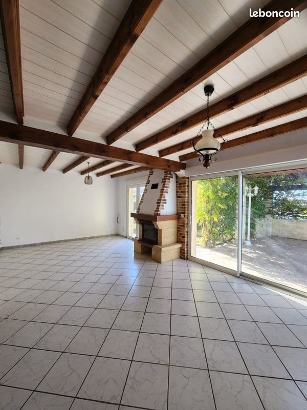Maison à louer, 126m², Aunac