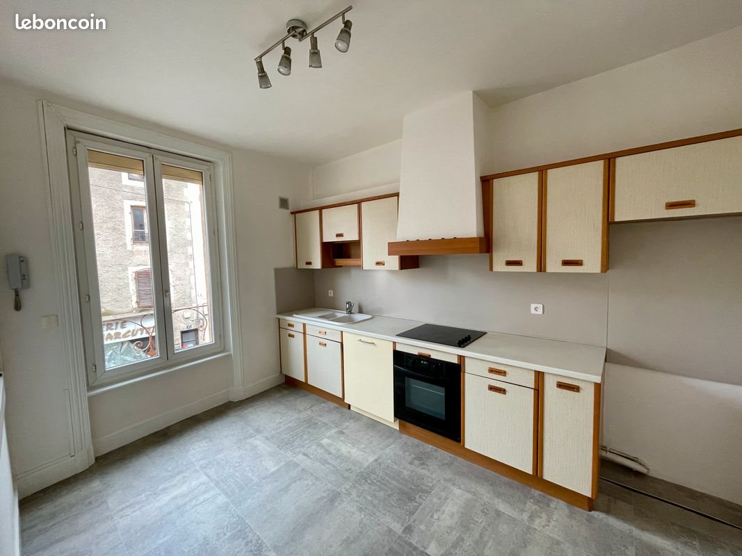 Appartement à louer, 61m², Thiers