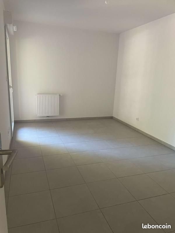 Appartement à louer, 45m², Lambesc
