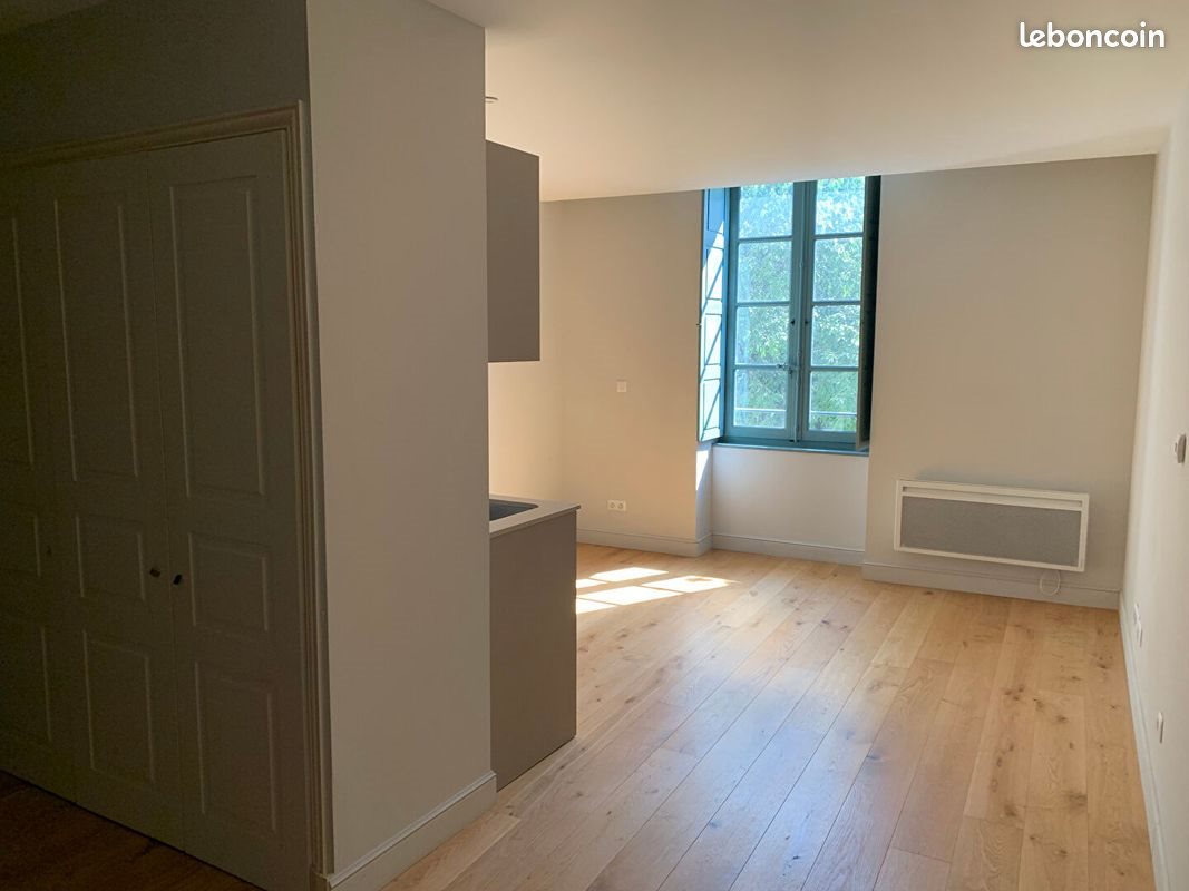 Appartement à louer, 29m², Nîmes