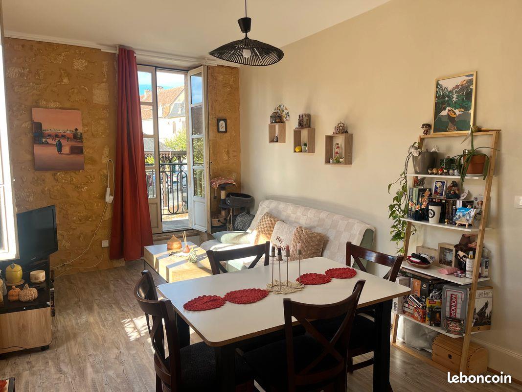 Appartement à louer, 70m², Gourdon
