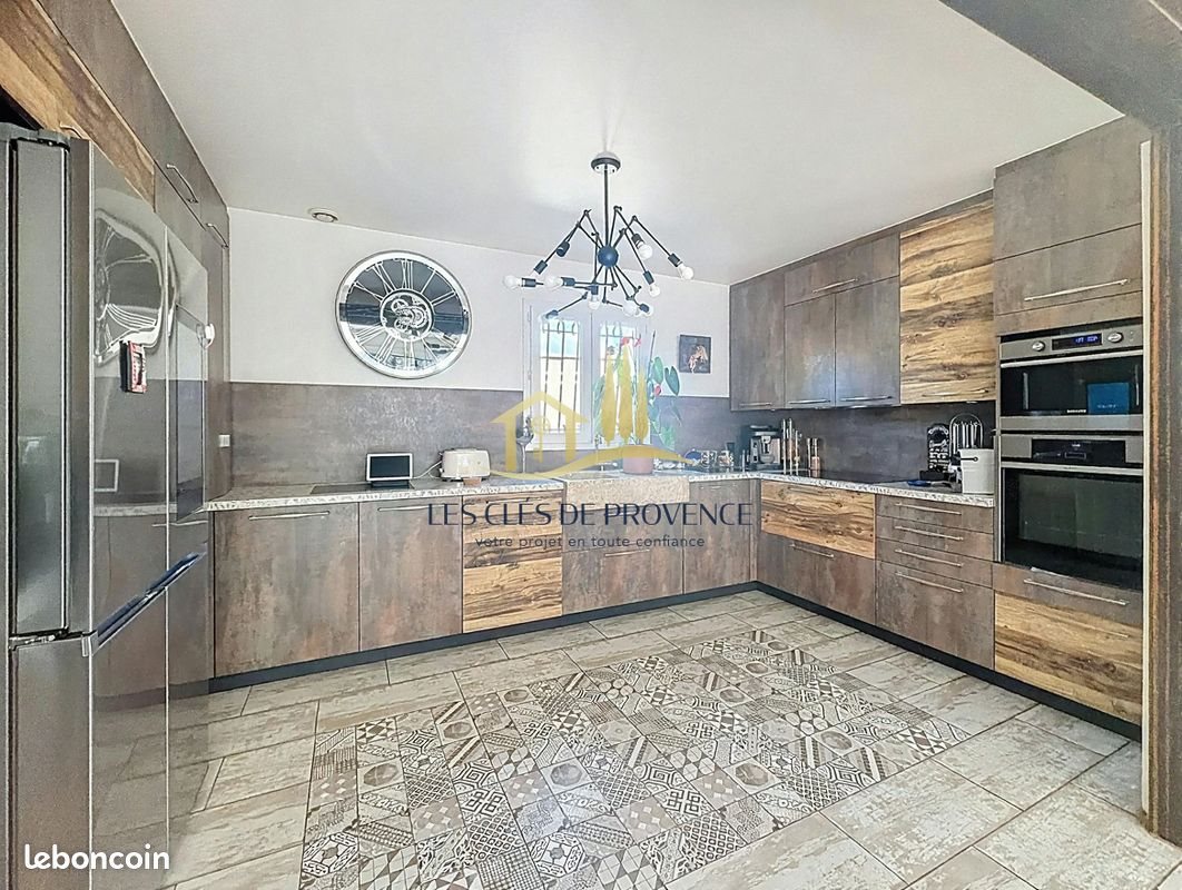 Maison à vendre, 154m², Rognac