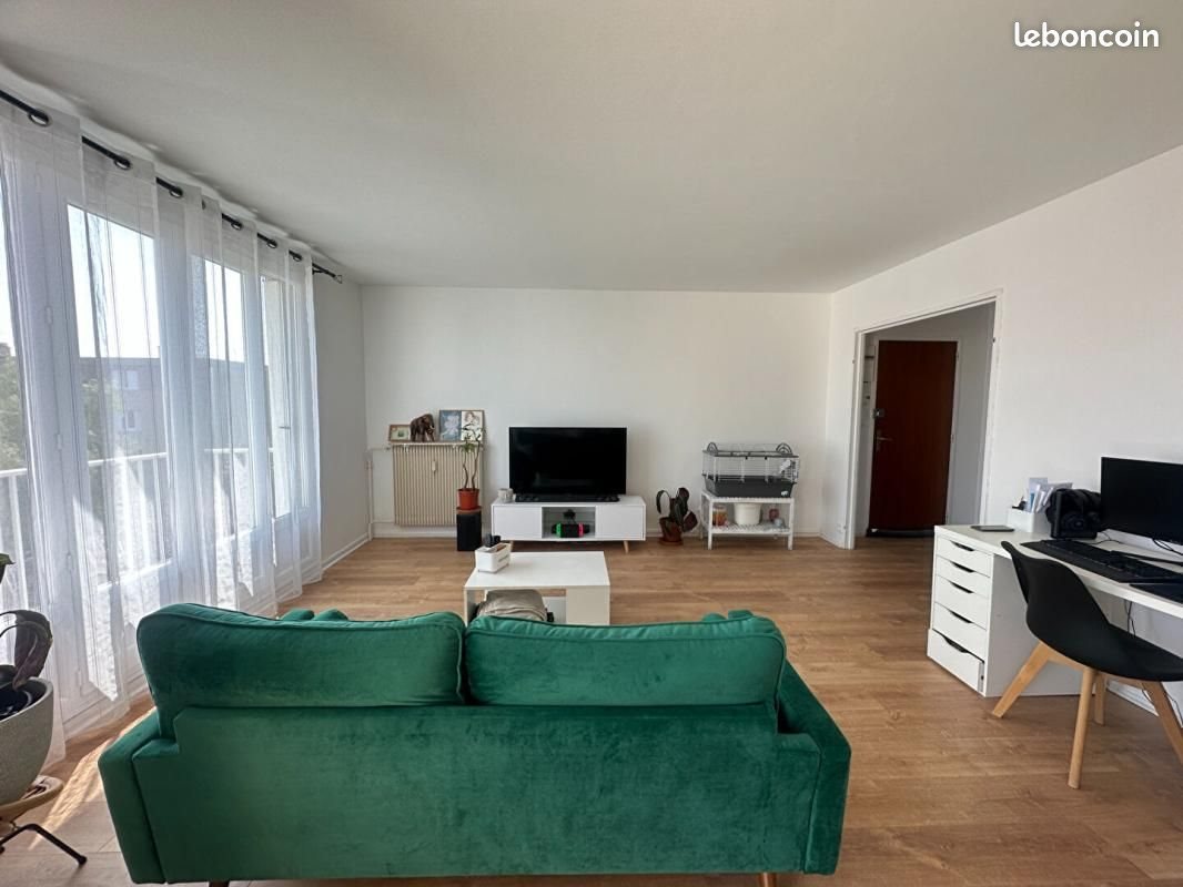 Appartement à louer, 90m², Egly