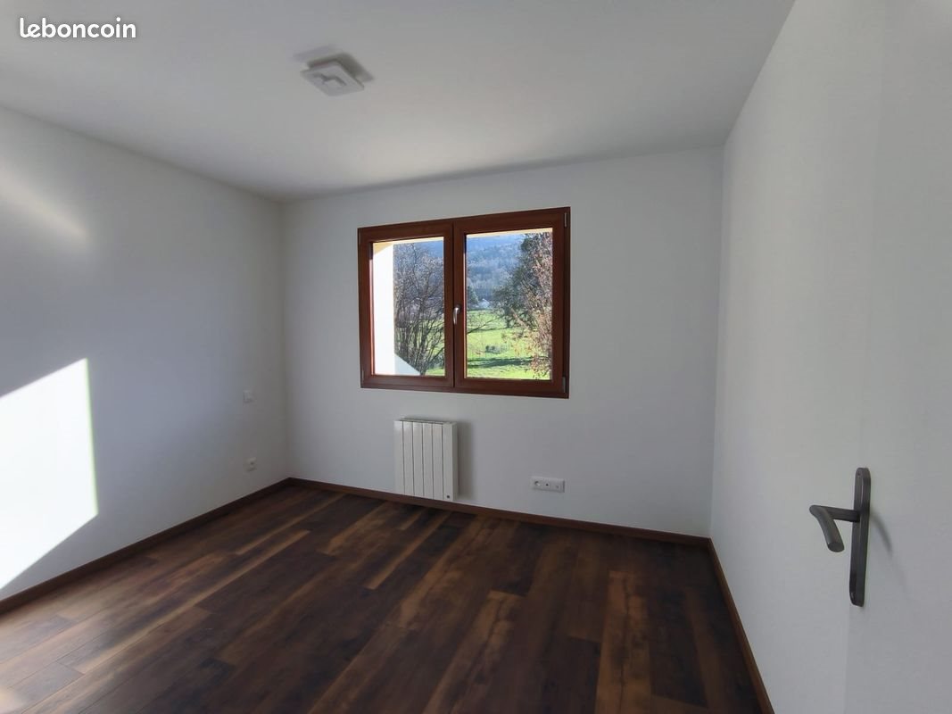 Maison à louer, 118m², Fessy