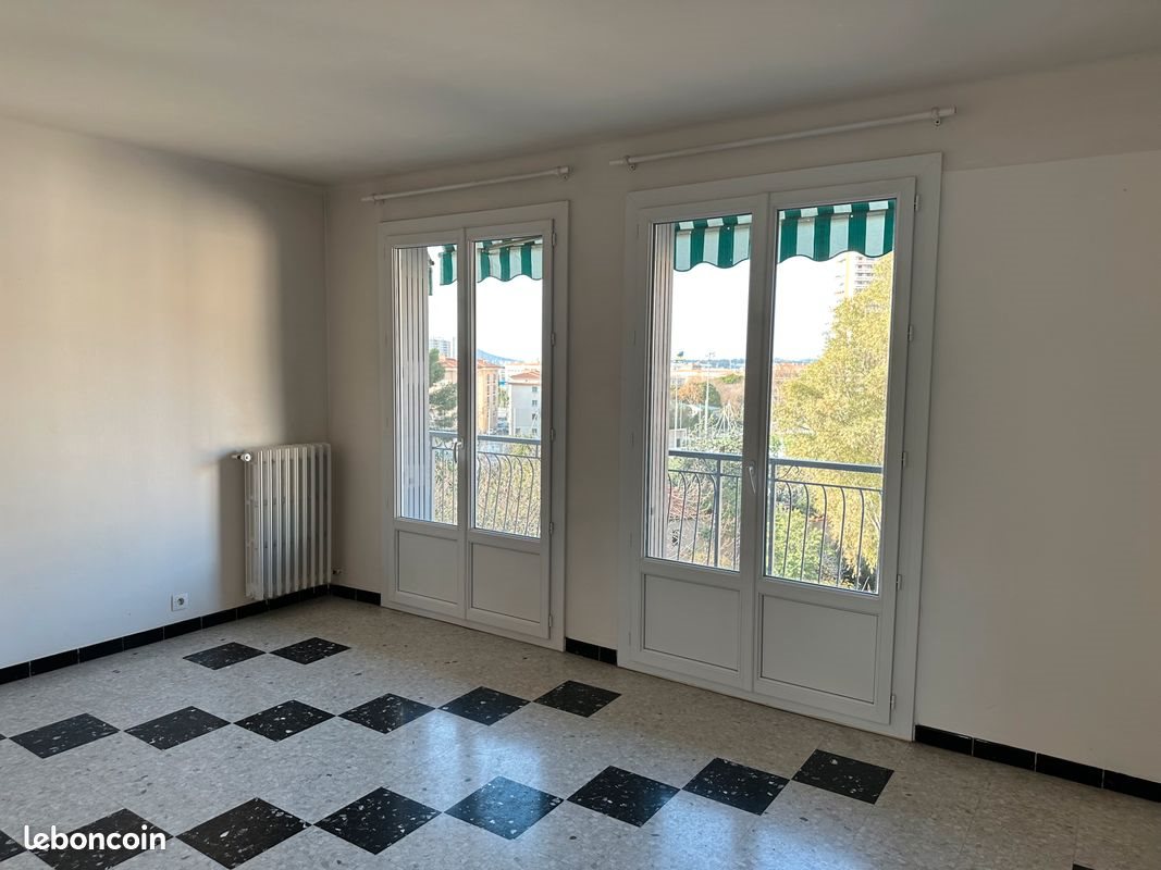 Appartement à louer, 76m², Toulon