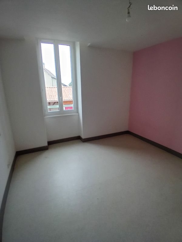 Appartement à louer, 109m², Saint-Barthélemy-de-Bellegarde