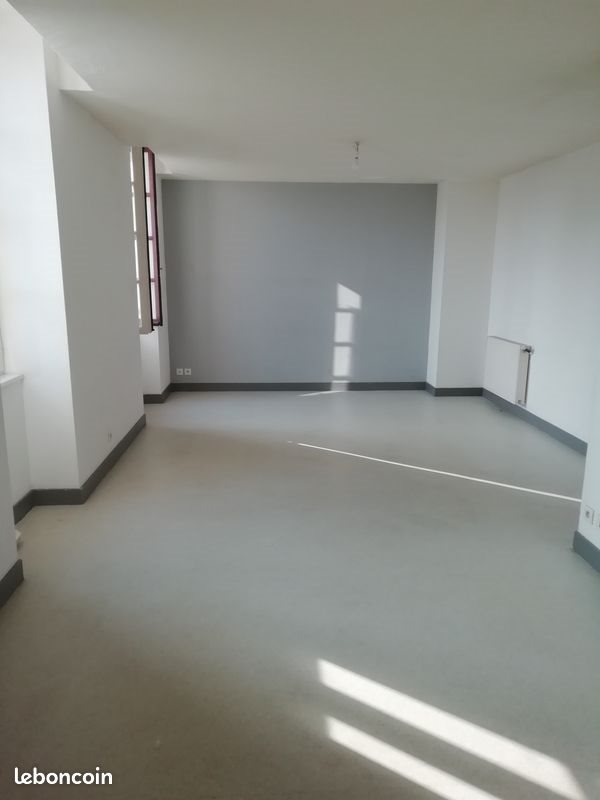 Appartement à louer, 109m², Saint-Barthélemy-de-Bellegarde