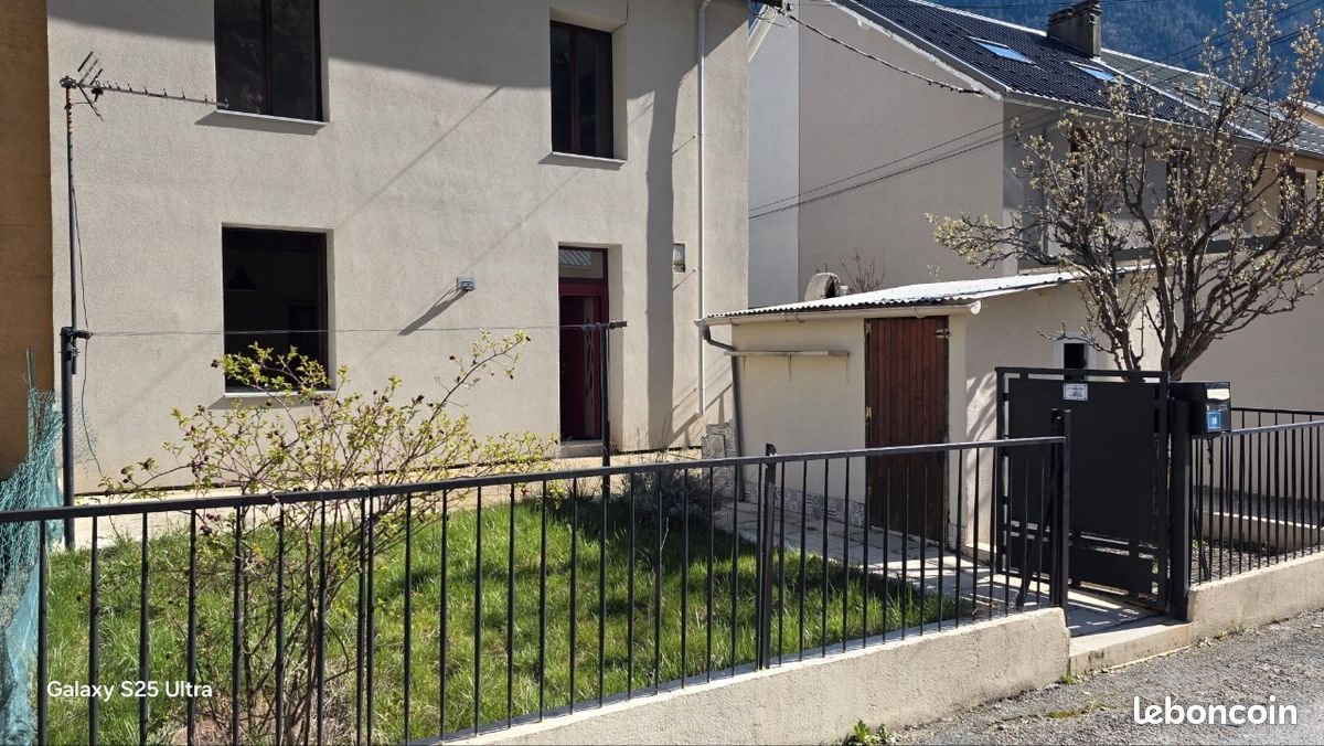 Maison à louer, 90m², Livet-et-Gavet
