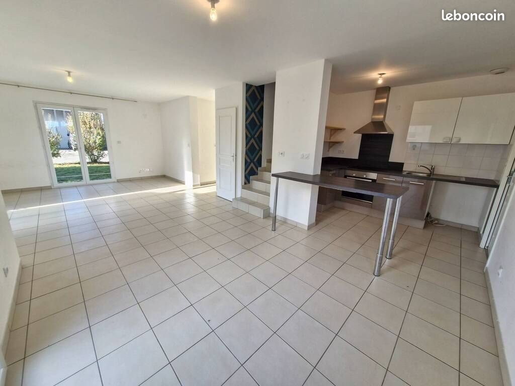 Maison à louer, 89m², Rochetoirin