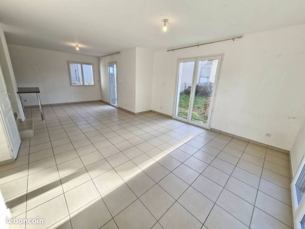 Maison à louer, 89m², Rochetoirin