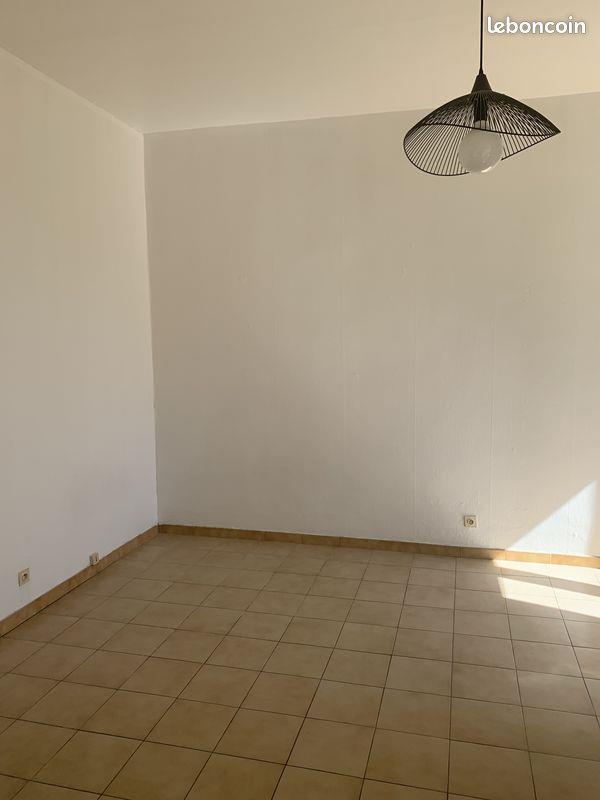 Appartement à louer, 26m², Courthézon