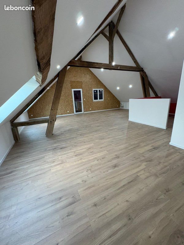 Appartement à louer, 80m², Bouville