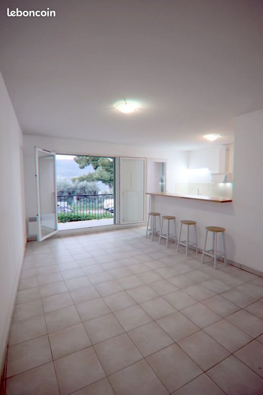 Appartement à louer, 67m², Colomars