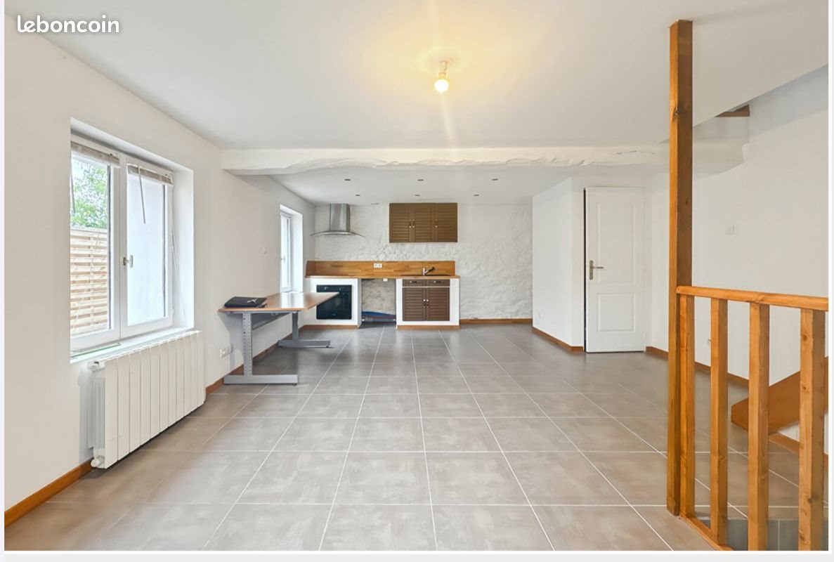 Maison à louer, 70m², Chérence