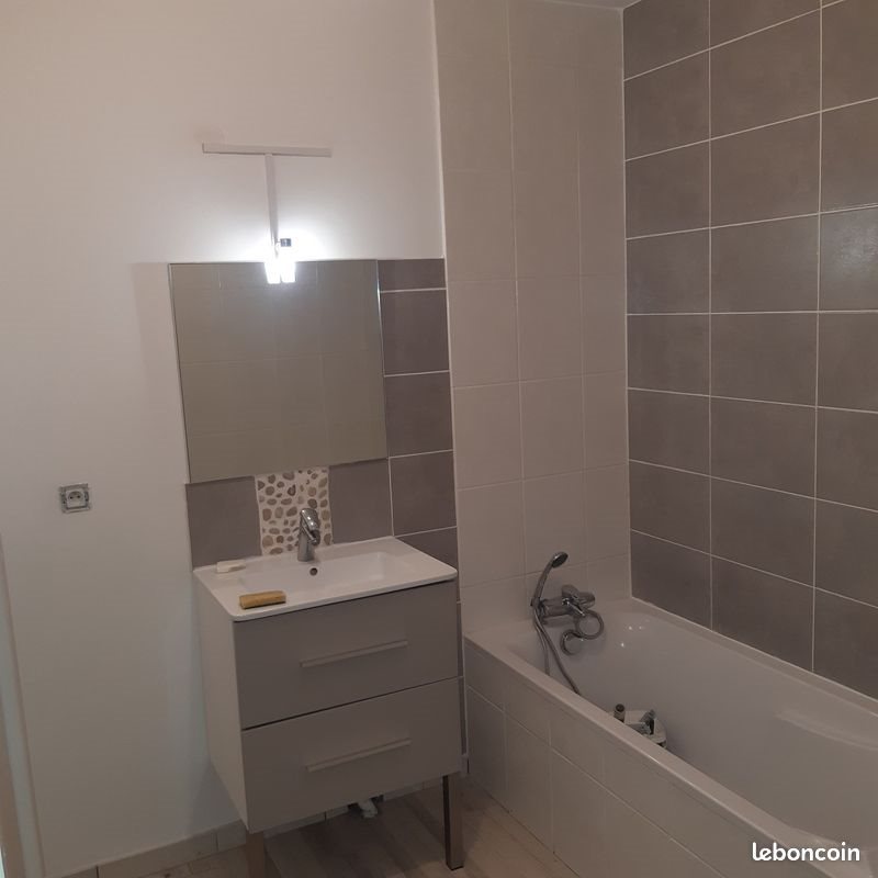 Appartement à louer, 45m², Saint-Marcel-lès-Valence