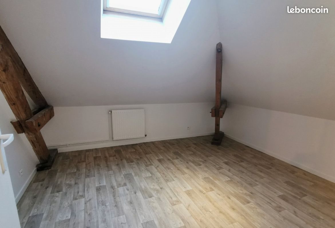 Appartement à louer, 68m², Sedan
