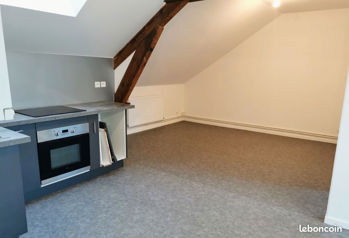 Appartement à louer, 68m², Sedan