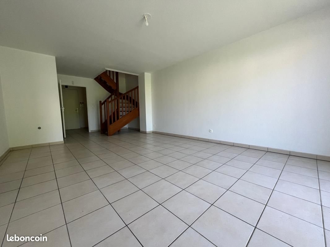 Maison à louer, 90m², Montrabé