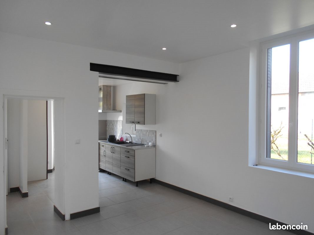 Maison à louer, 80m², Armeau