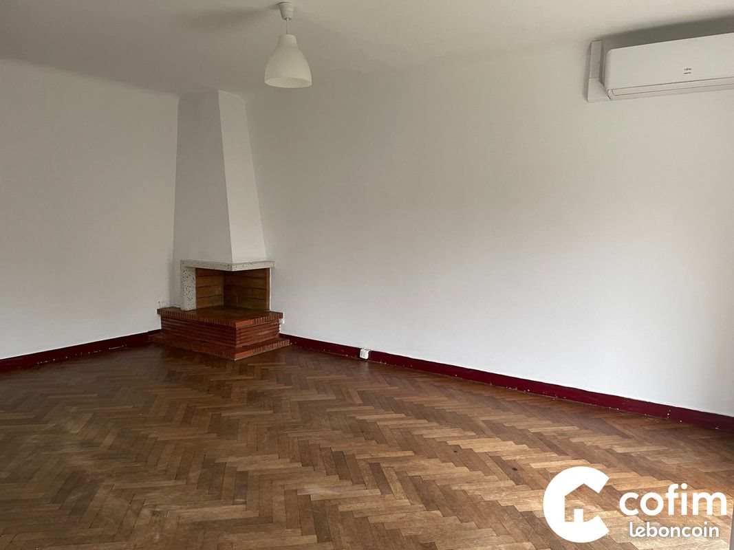 Maison à louer, 104m², Eysus