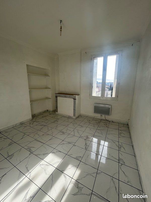 Appartement à louer, 40m², Nîmes