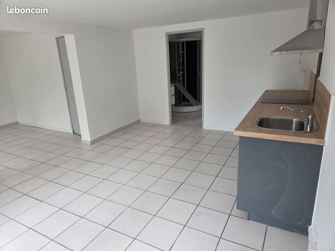 Appartement à louer, 39m², Nîmes