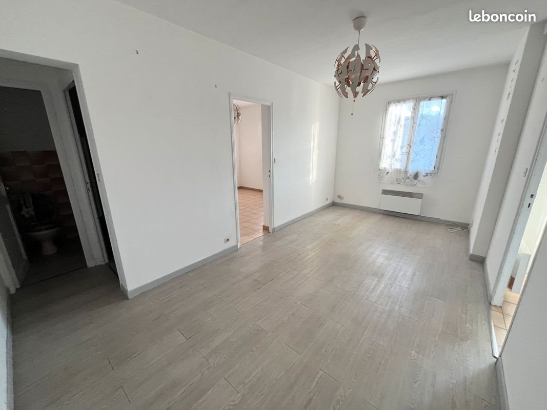 Appartement à louer, 40m², Saint-Zacharie