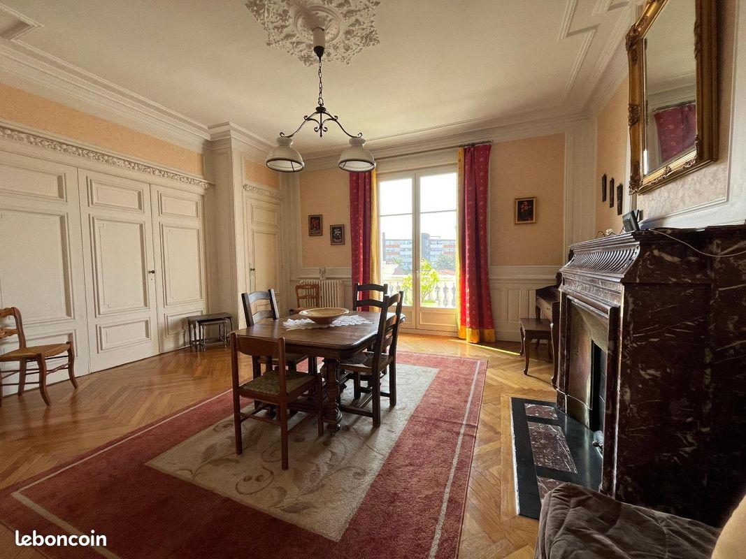 Appartement à vendre, 190m², Saint-Etienne