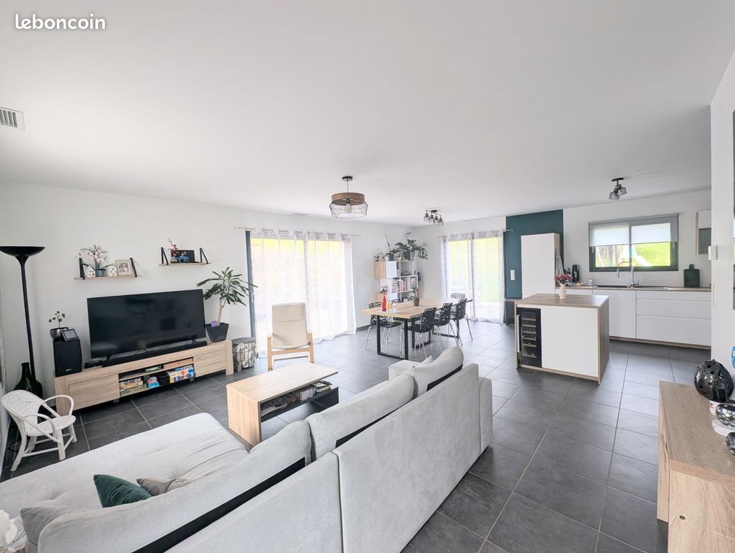 Maison à vendre, 96m², Ussac