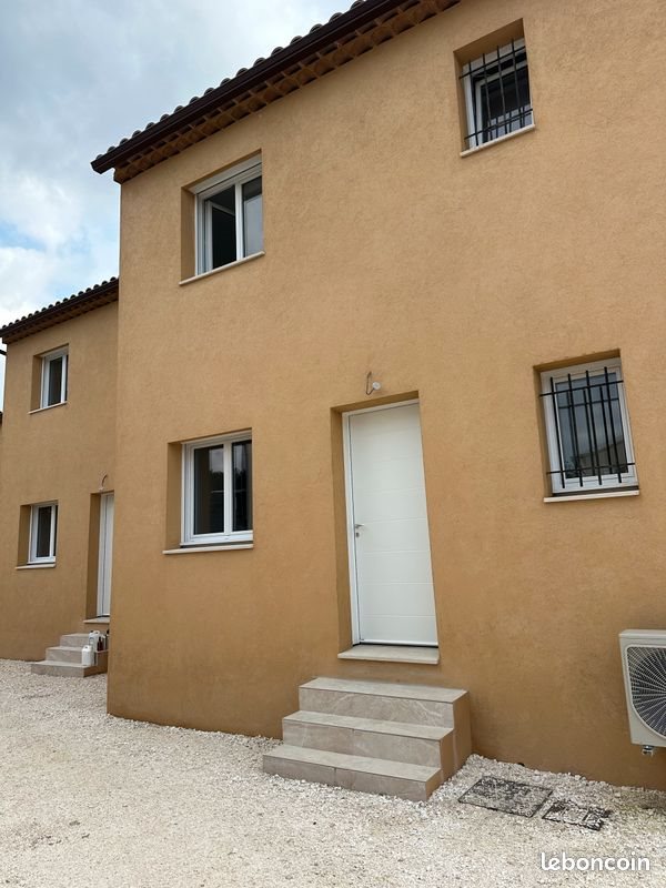 Maison à louer, 105m², Noves