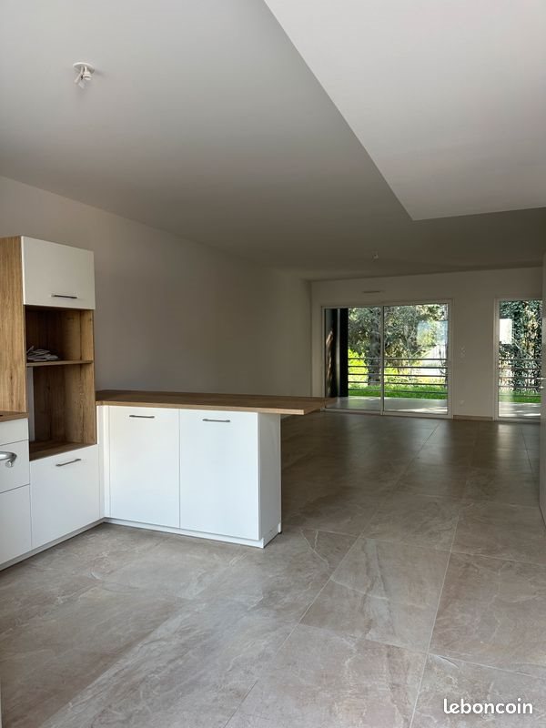 Maison à louer, 105m², Noves