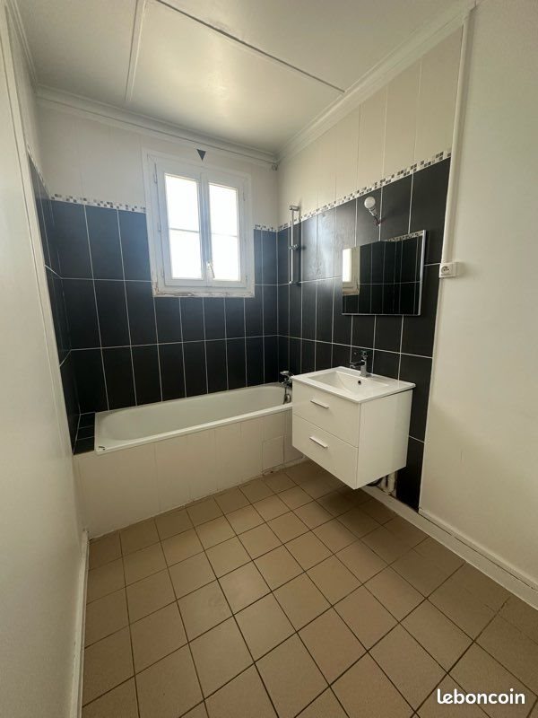 Appartement à louer, 47m², Paray-Vieille-Poste